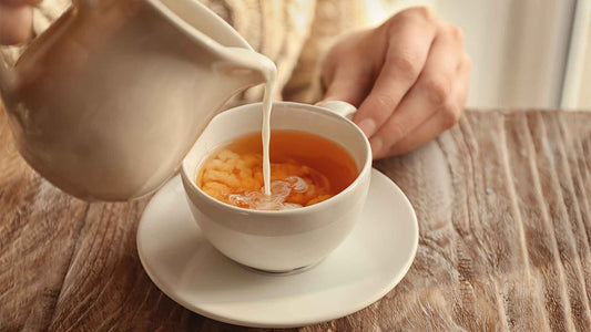 Tee mit Milch - So trinkt man ihn