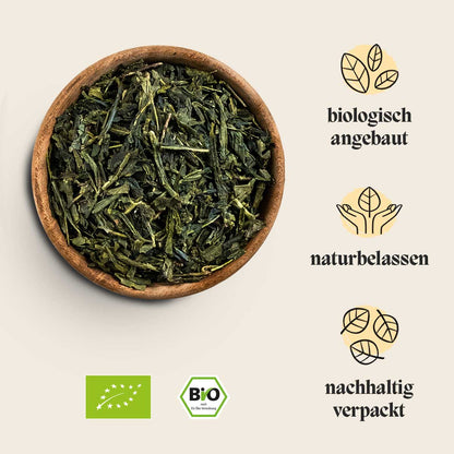 Auf dem Bild sieht man den losen grünen Tee China Sencha.